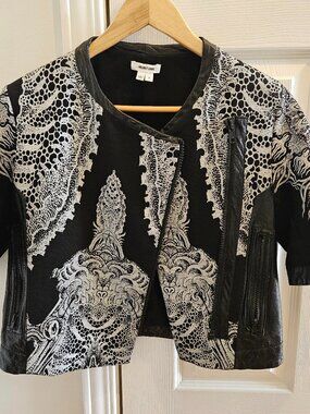 Helmut Lang size 2/4 short sleeved blazer with lamb leather trim.